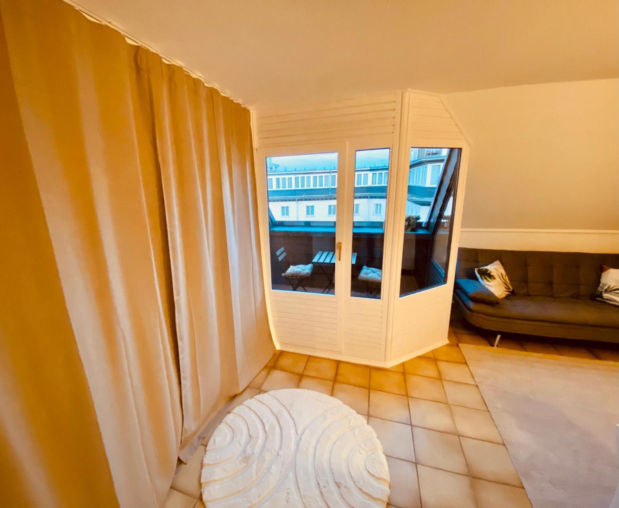 Living With Soul - Ueber Den Daechern Von Apartment *